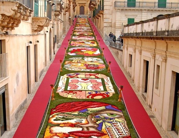 Flower festival in Noto - Scent of Sicily